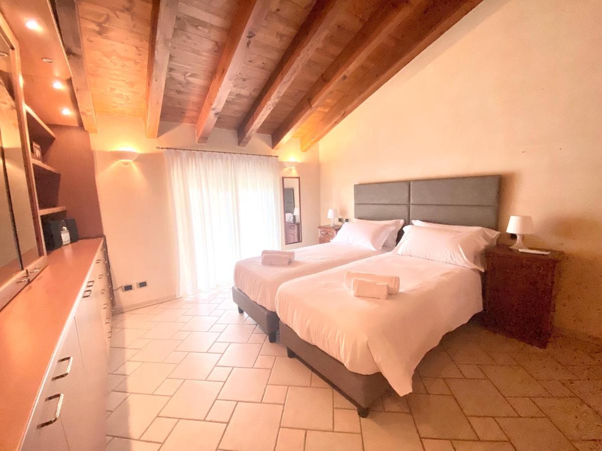 Residence Corte Ferrari -Ciao Vacanze- Moniga del Garda Eksteriør bilde