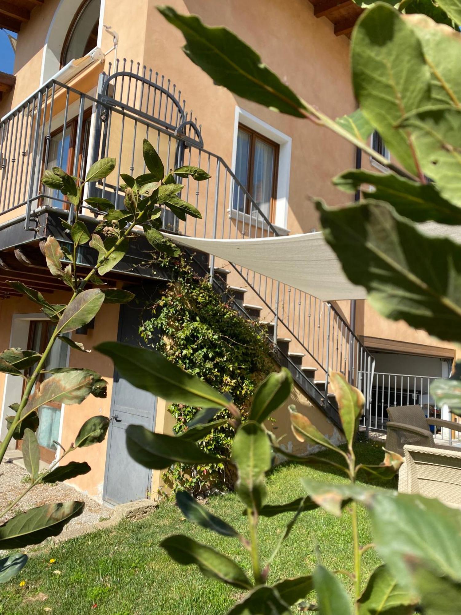 Residence Corte Ferrari -Ciao Vacanze- Moniga del Garda Rom bilde