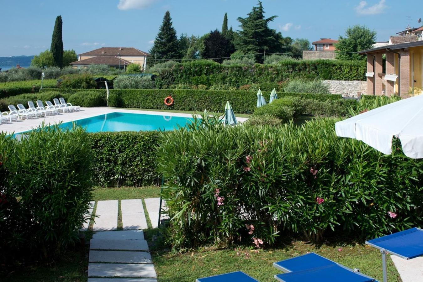 Residence Corte Ferrari -Ciao Vacanze- Moniga del Garda Rom bilde