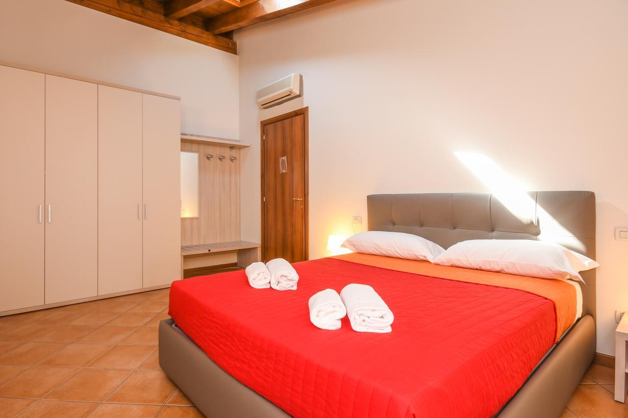 Residence Corte Ferrari -Ciao Vacanze- Moniga del Garda Eksteriør bilde